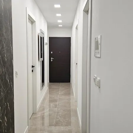 Levant Apartment *