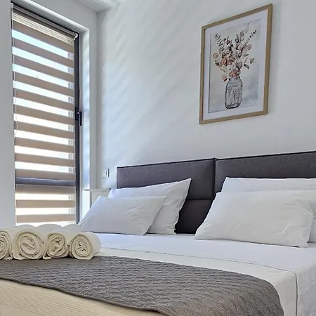 Apartment Levant